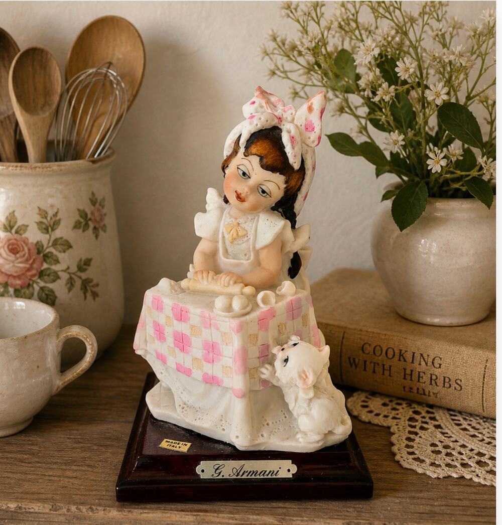 Giuseppe Armani Florence Figurine Girl with Cat Little Treasures Italy